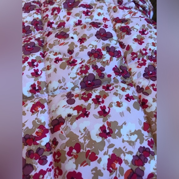 J. Crew Women’s M Pink/Purple Floral Full-Zip Puffer Vest w/Pockets - EUC! - Picture 12 of 12